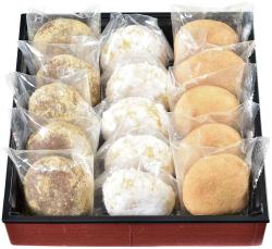 Uユニオンオリジナル個包装おもち重箱15個入（黒糖・かぼちゃ・きなこあん）