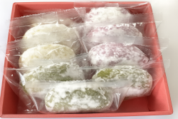 M白粉三色モチ重箱（9個入り）